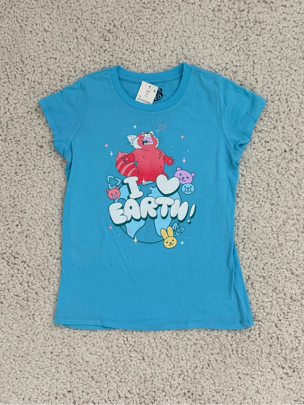 Turning Red I love Earth red panda tee size Girls 14/16 (XL)